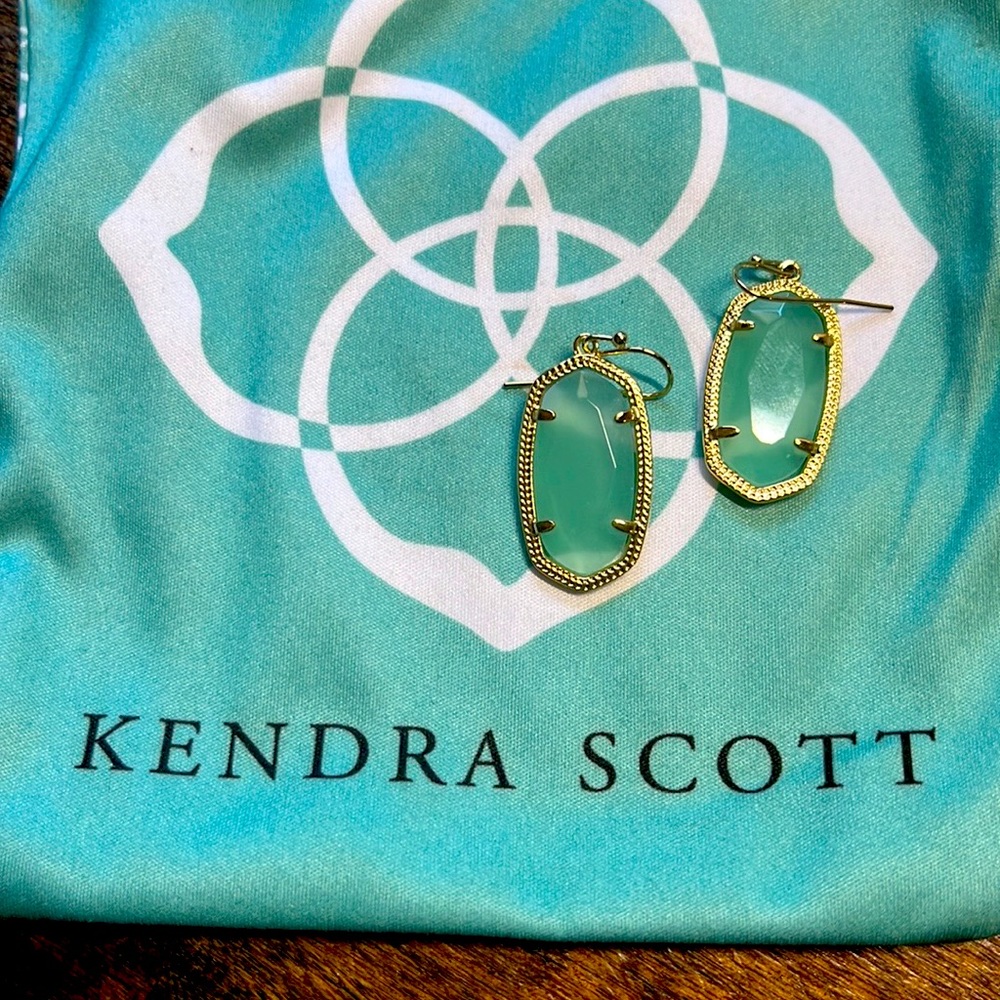 Kendra Scott earrings ❤️ EUC
